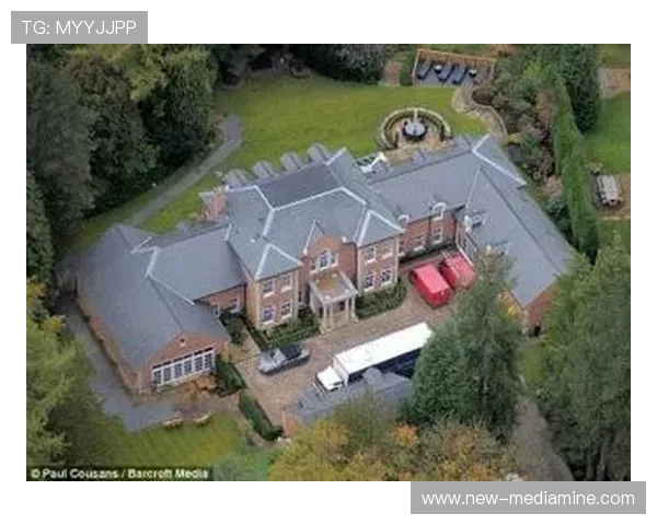 外国足球明星豪宅揭秘：奢华生活与独特设计的完美结合